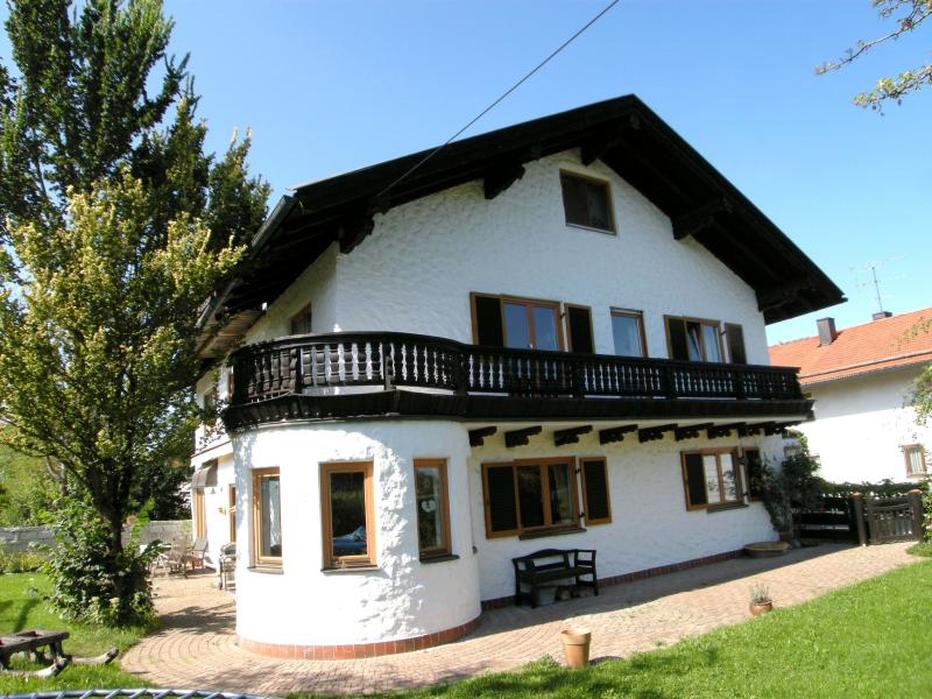 Landhausverkauf in Straßlach-Dingharting - Frontansicht