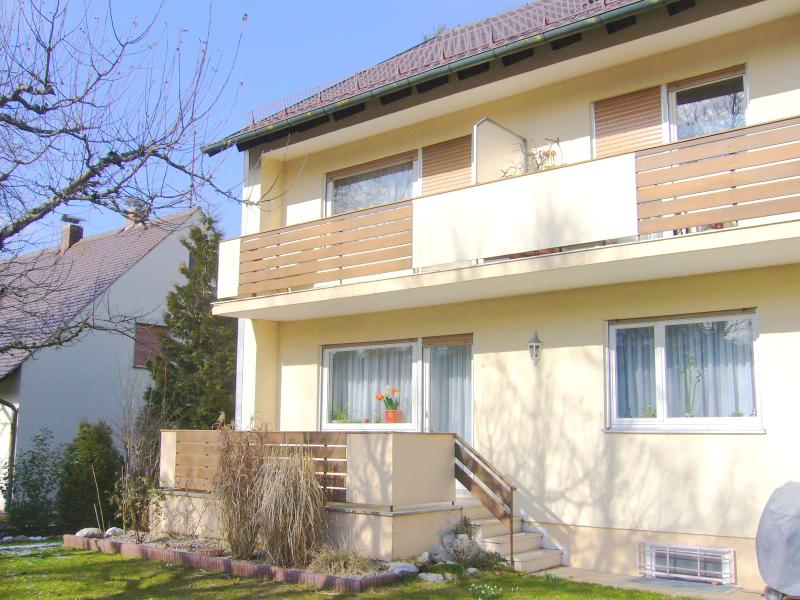 Vermietetes, gepflegtes 4-Familienwohnhaus in München, Feldmoching - Rückansicht
