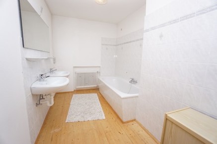 Badezimmeransicht - Zweifamilienhaus in Kirchheim-Heimstetten - mit zusätzlichem Baurecht